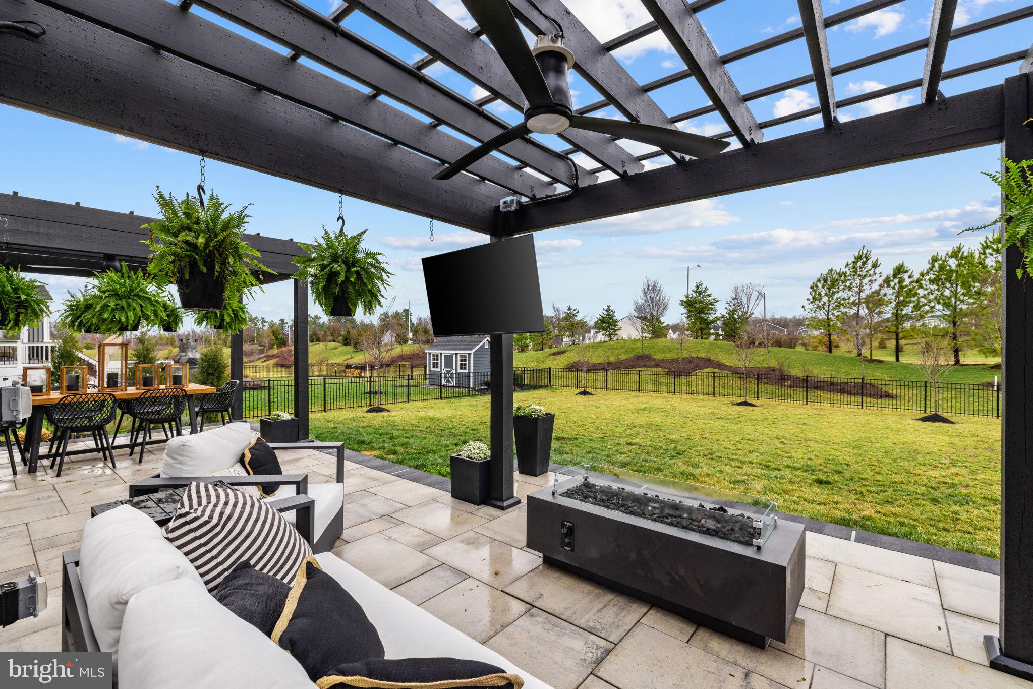 MEADOW BROOK FARM - Residential