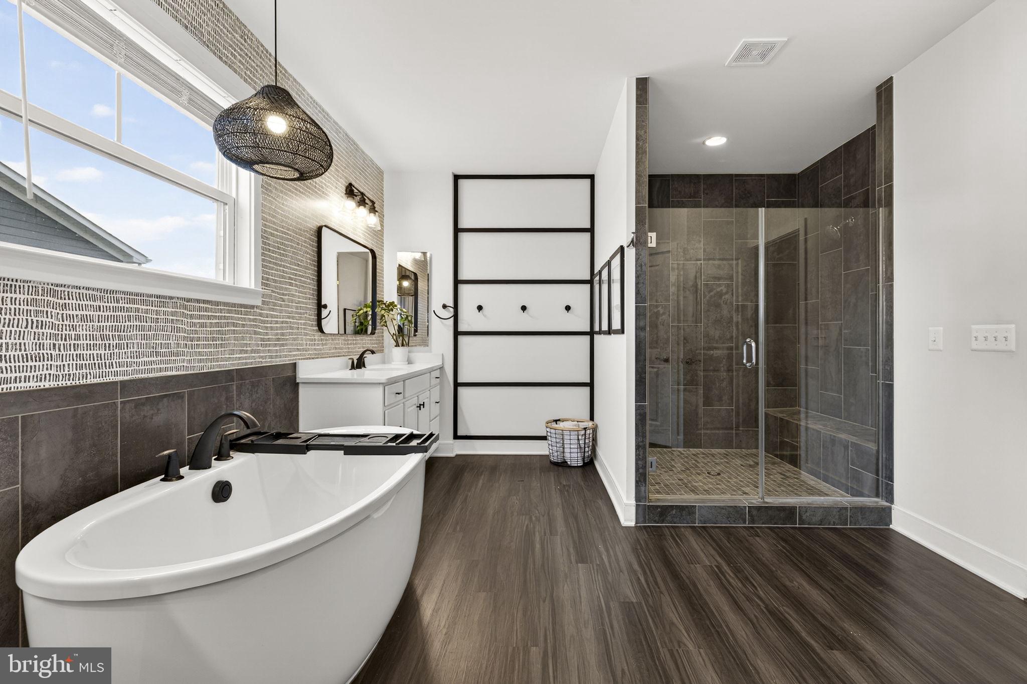 MEADOW BROOK FARM - Residential