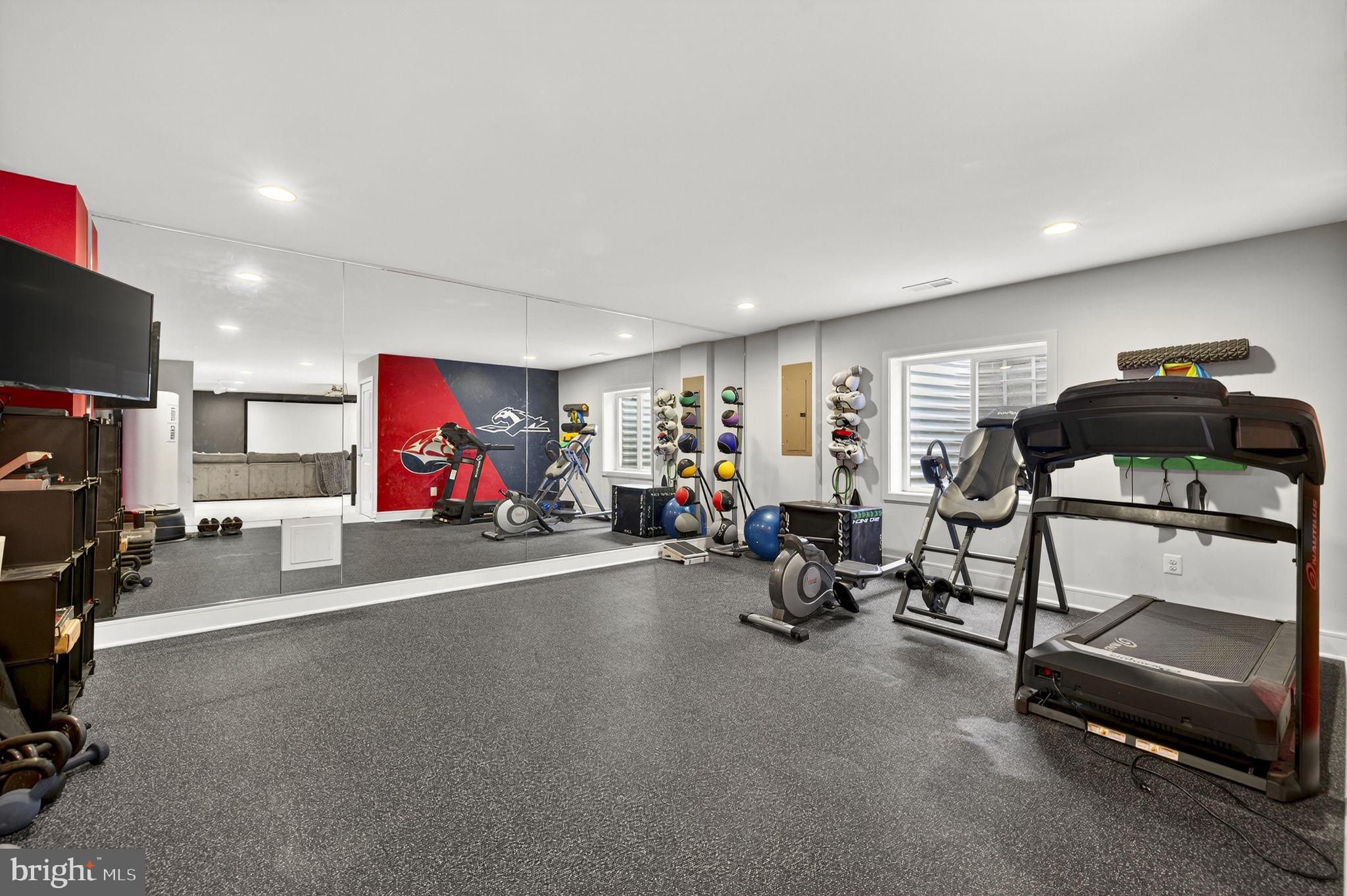 MEADOW BROOK FARM - Residential