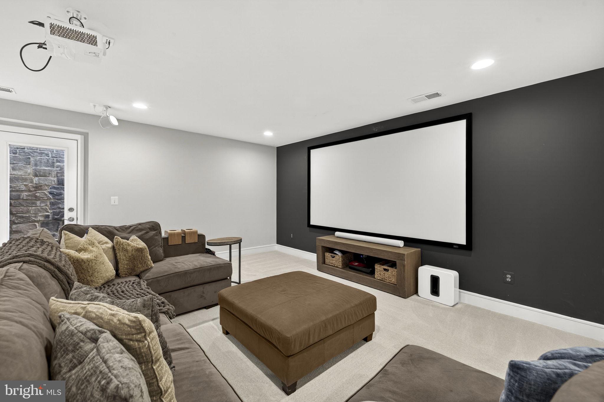 MEADOW BROOK FARM - Residential