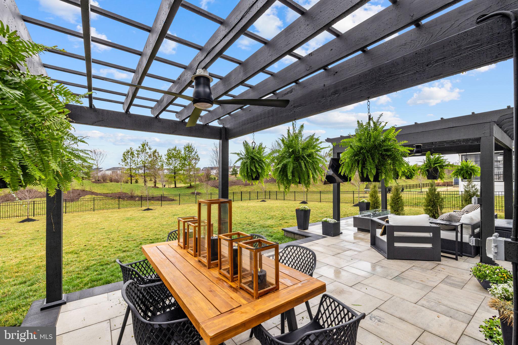 MEADOW BROOK FARM - Residential