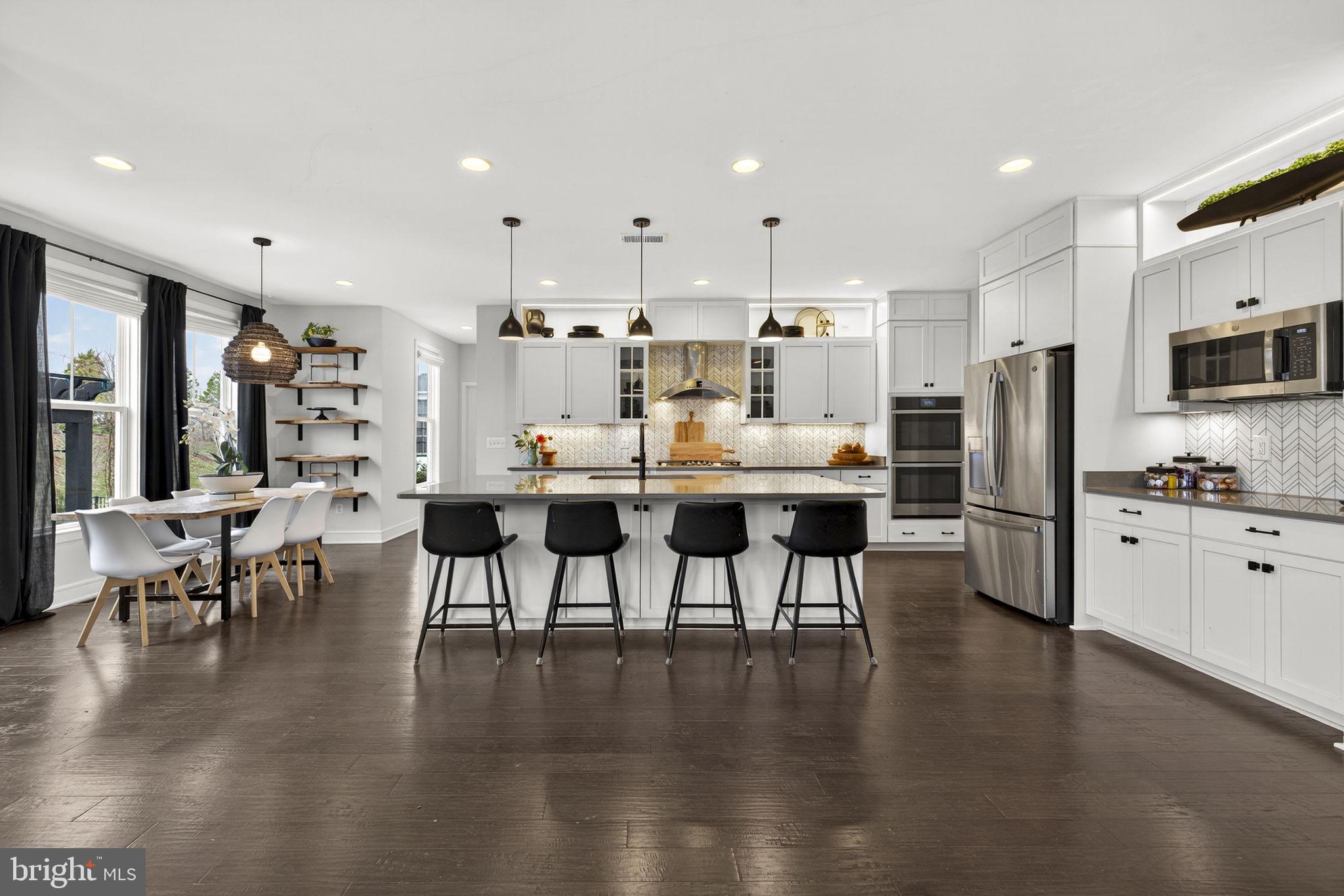 MEADOW BROOK FARM - Residential