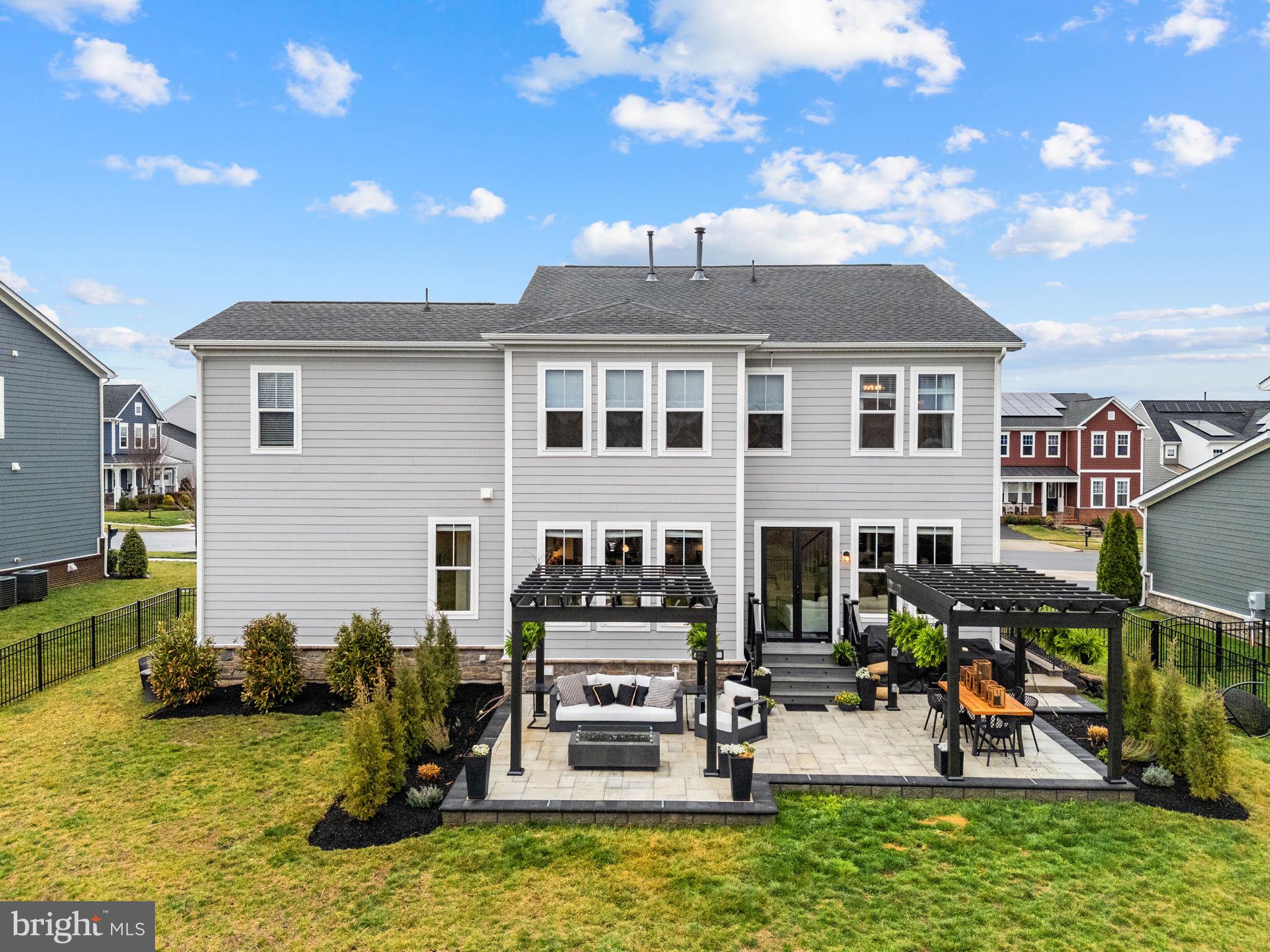 MEADOW BROOK FARM - Residential