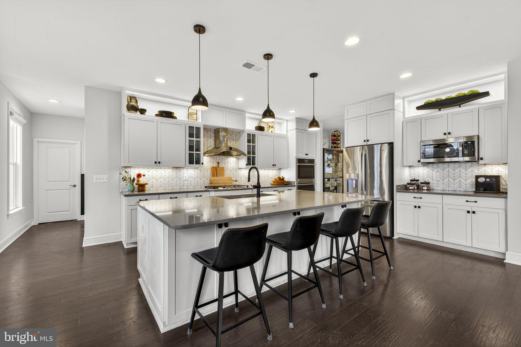 MEADOW BROOK FARM - Residential