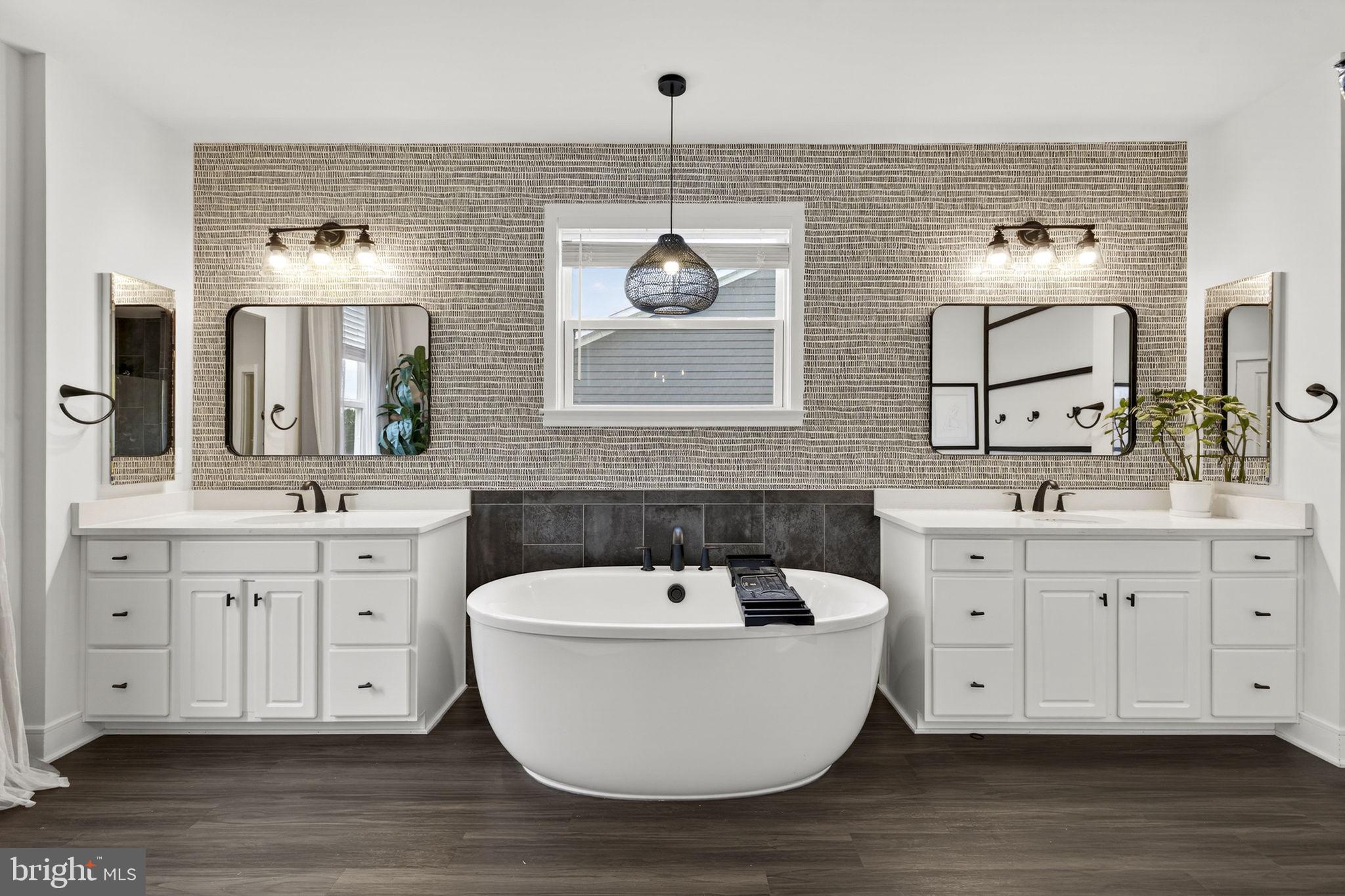 MEADOW BROOK FARM - Residential