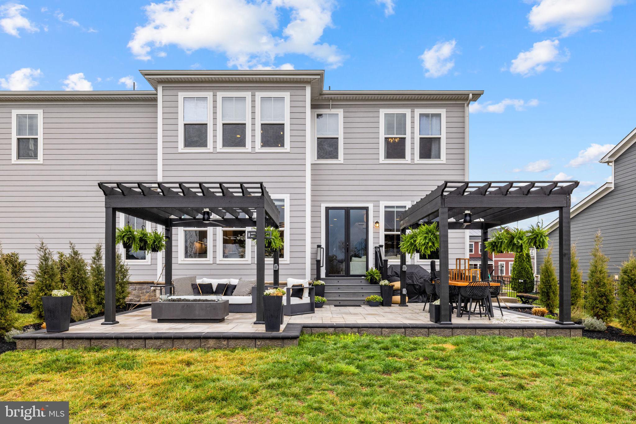 MEADOW BROOK FARM - Residential