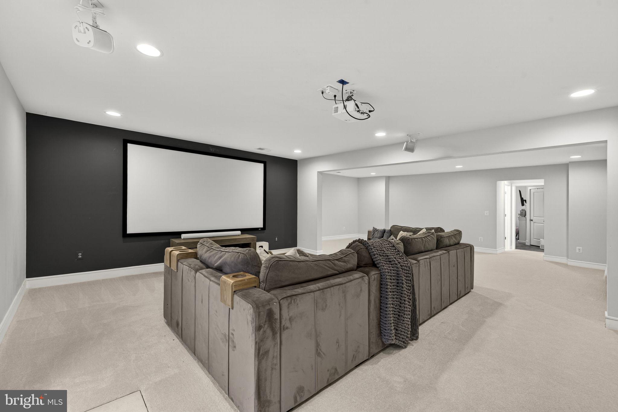 MEADOW BROOK FARM - Residential