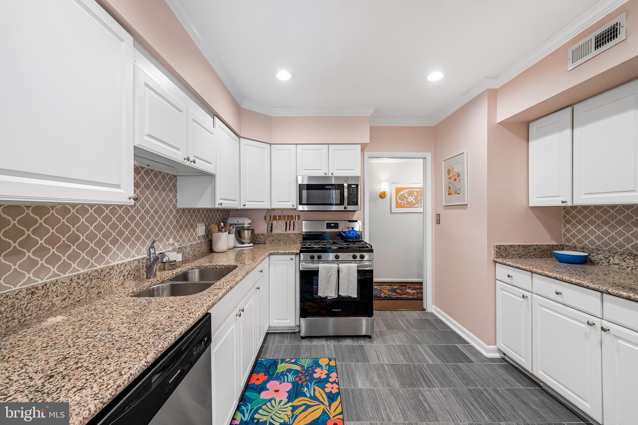 CROSS KEYS - Residential