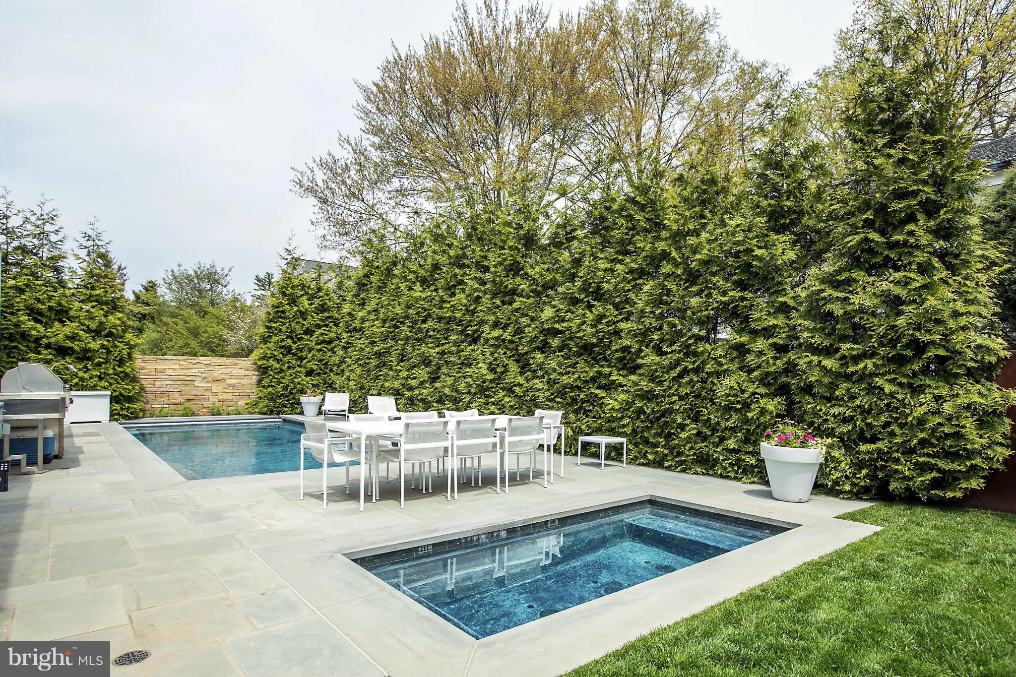 PINEVIEW - Residential