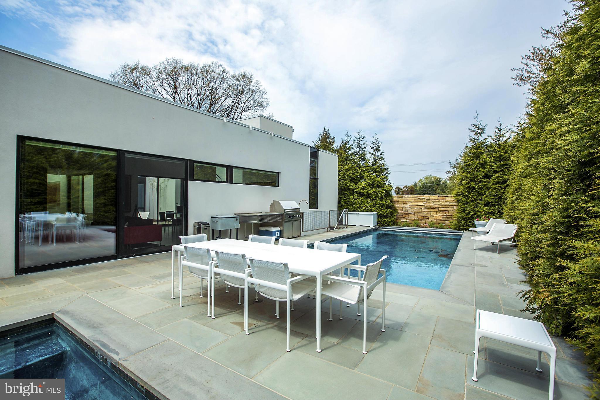 PINEVIEW - Residential