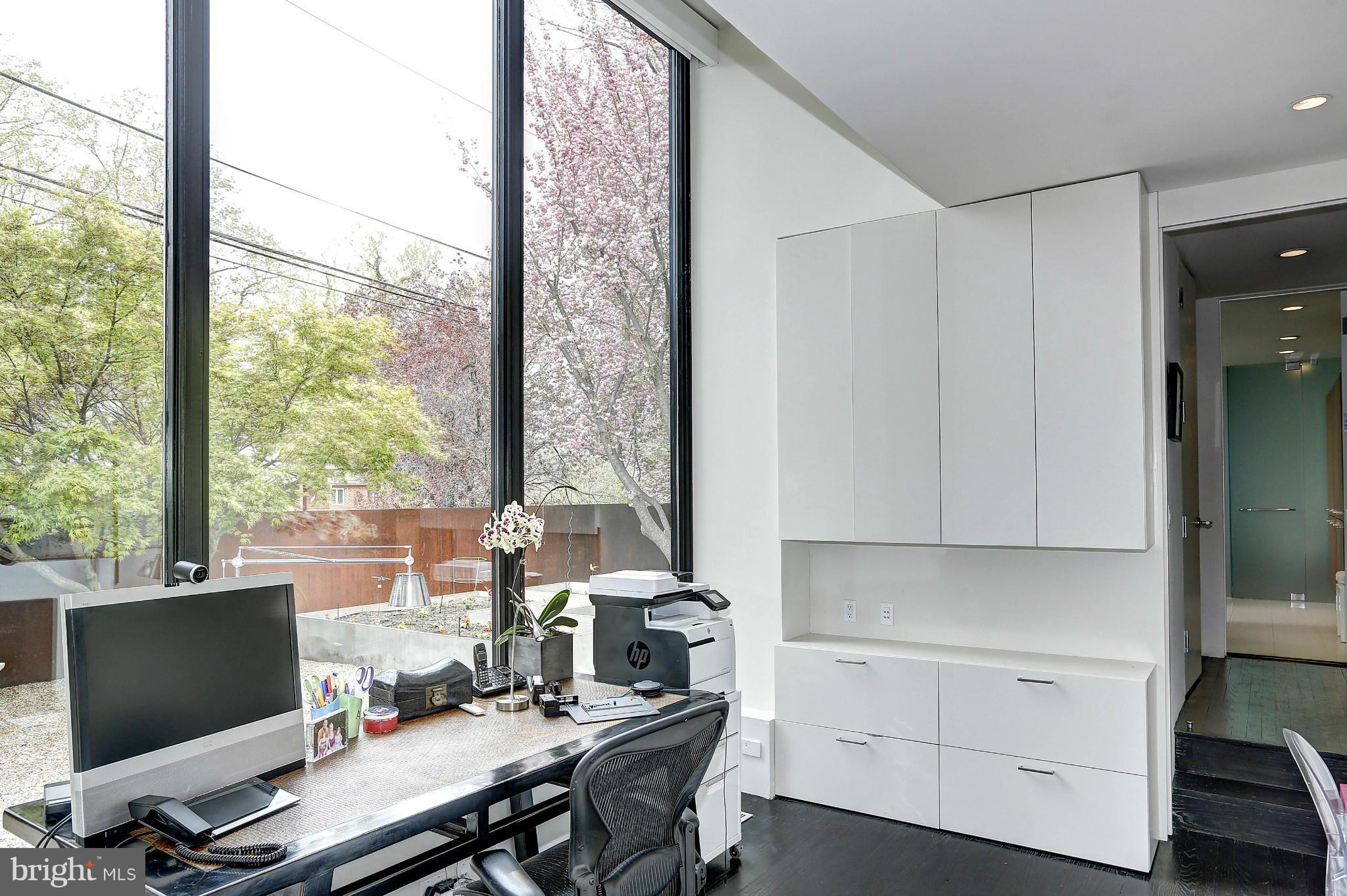 PINEVIEW - Residential