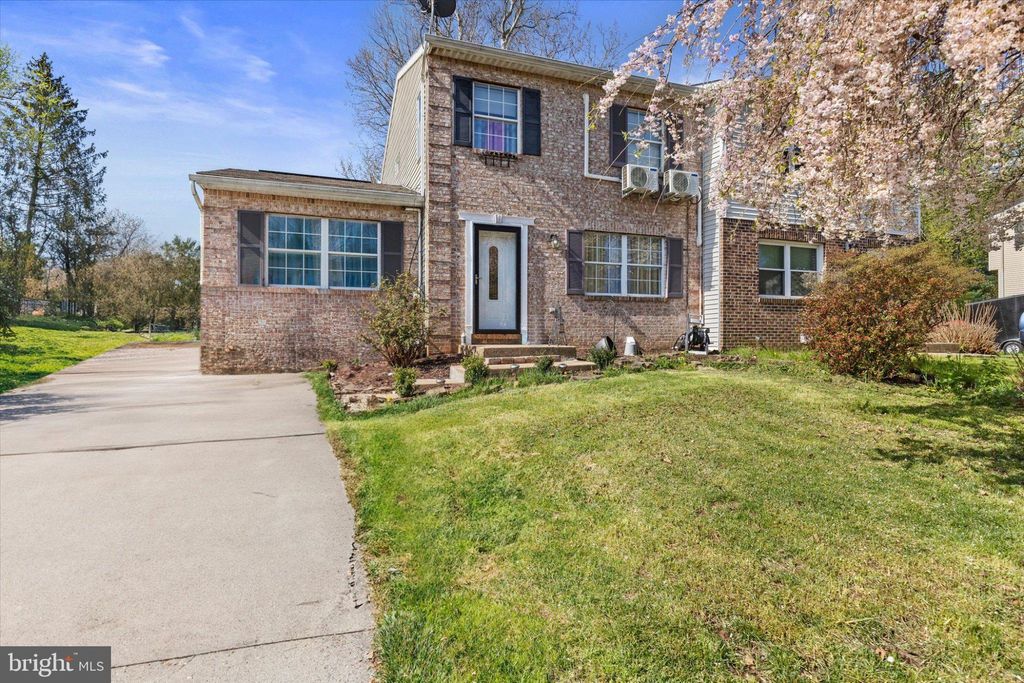 Photo of 1037 Tom Paine Drive, LANCASTER, PA 17603 (MLS # PALA2086540)