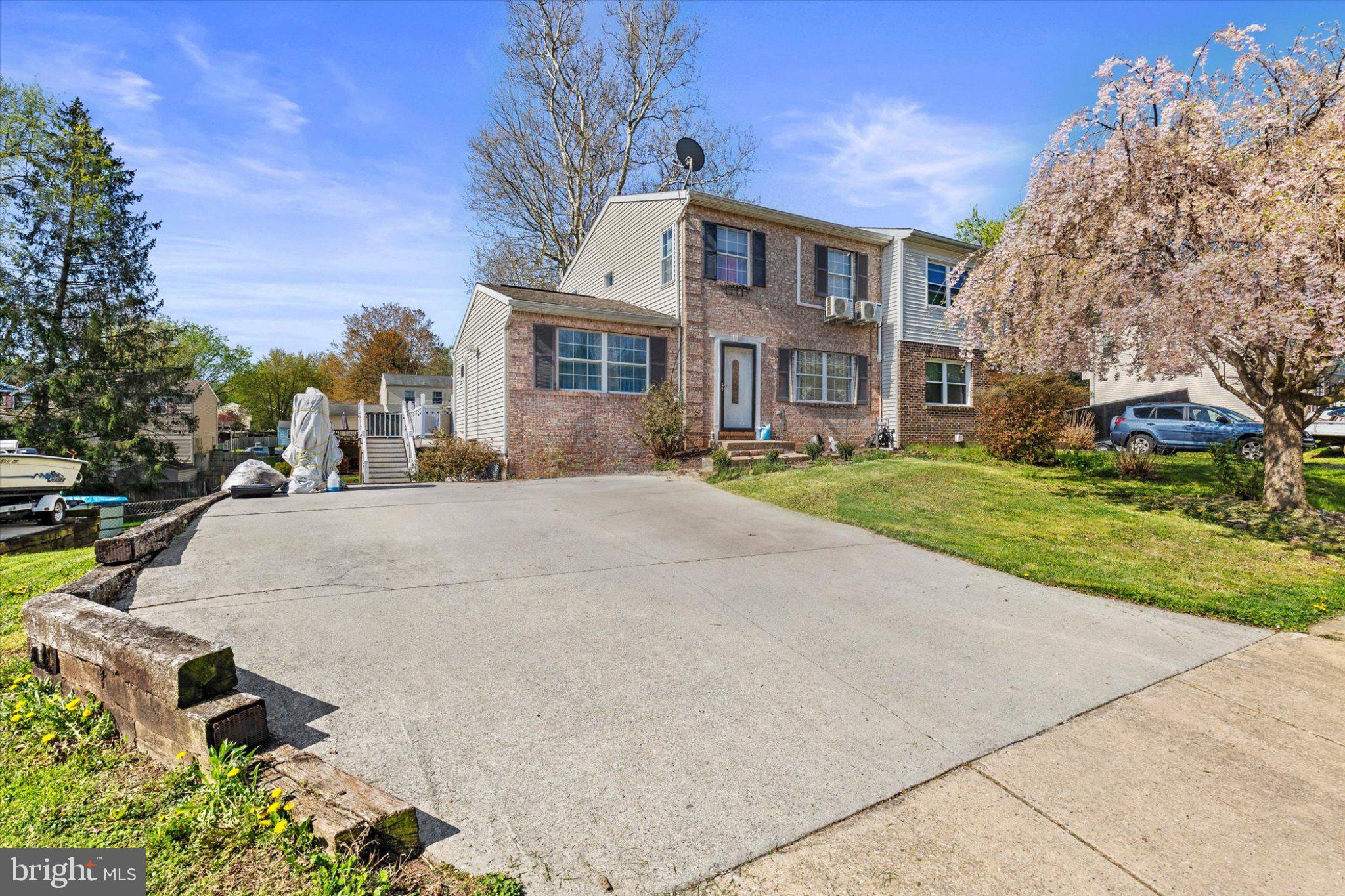 1037 TOM PAINE DRIVE