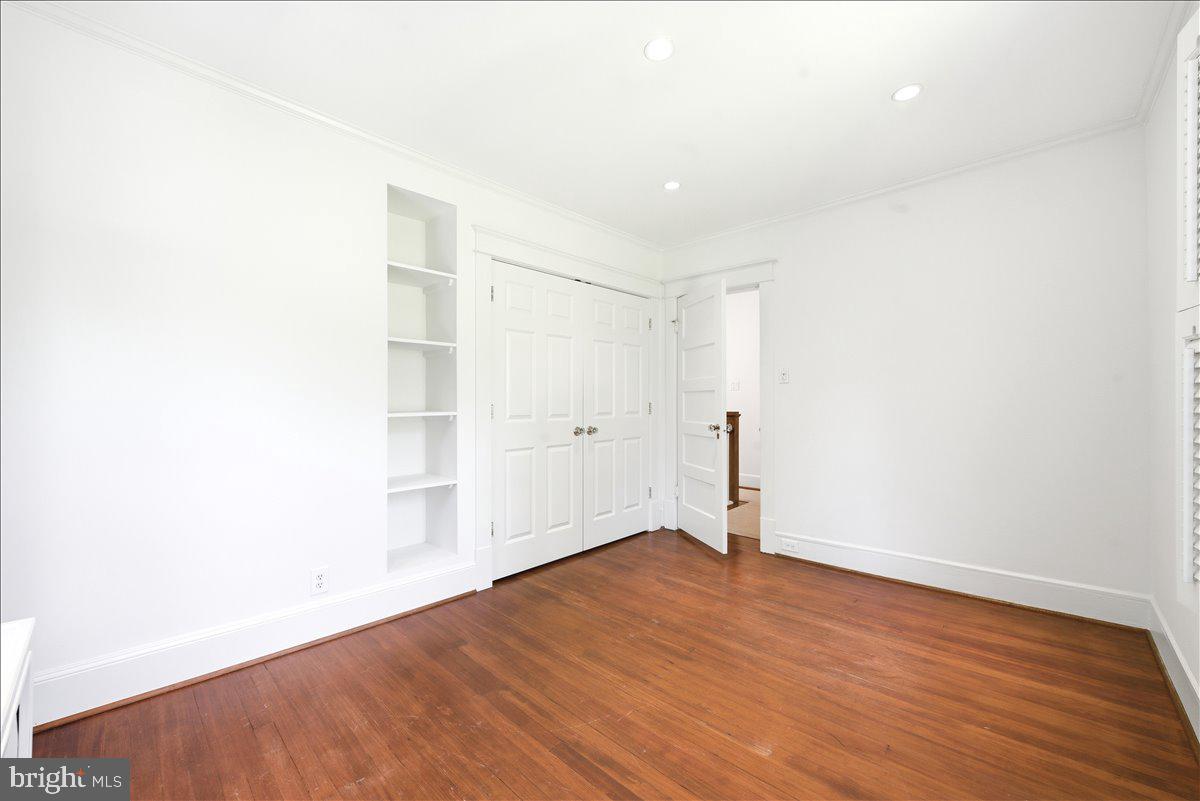 CHEVY CHASE - Residential