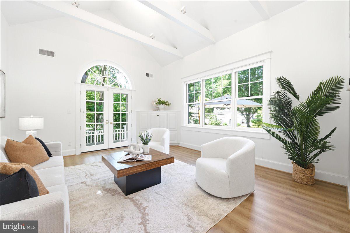 CHEVY CHASE - Residential
