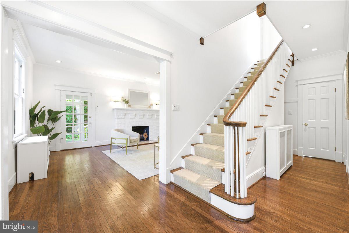 CHEVY CHASE - Residential