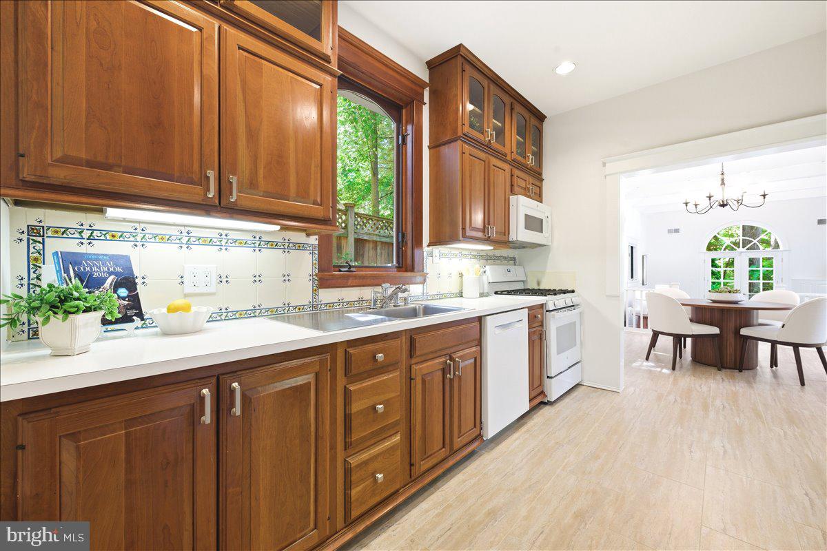 CHEVY CHASE - Residential