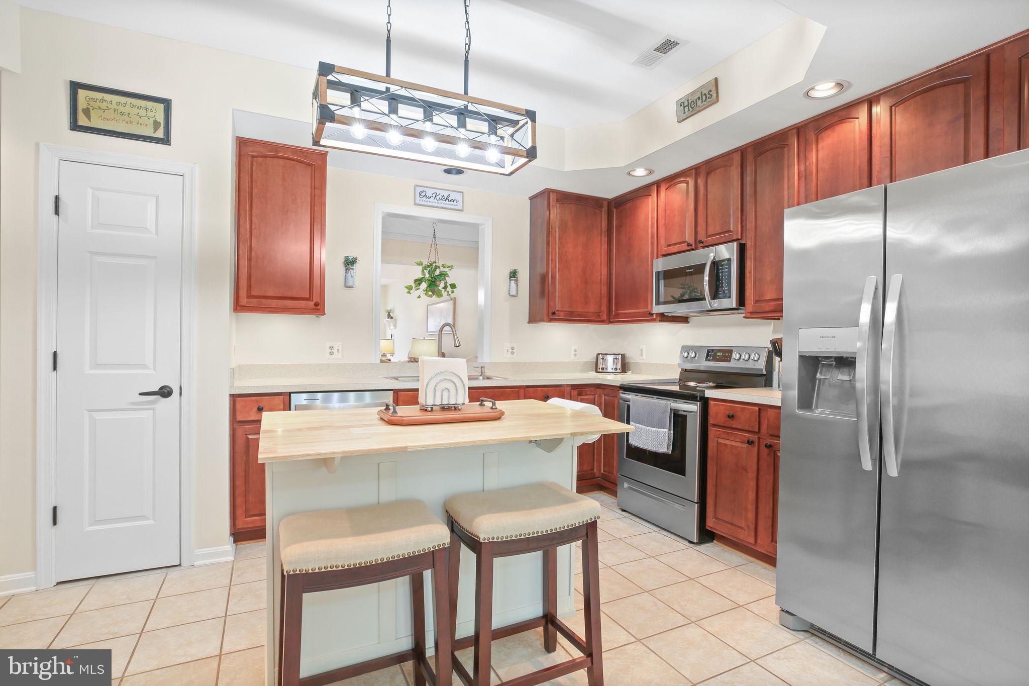 OAKVIEW (SALEM FIELDS) - Residential