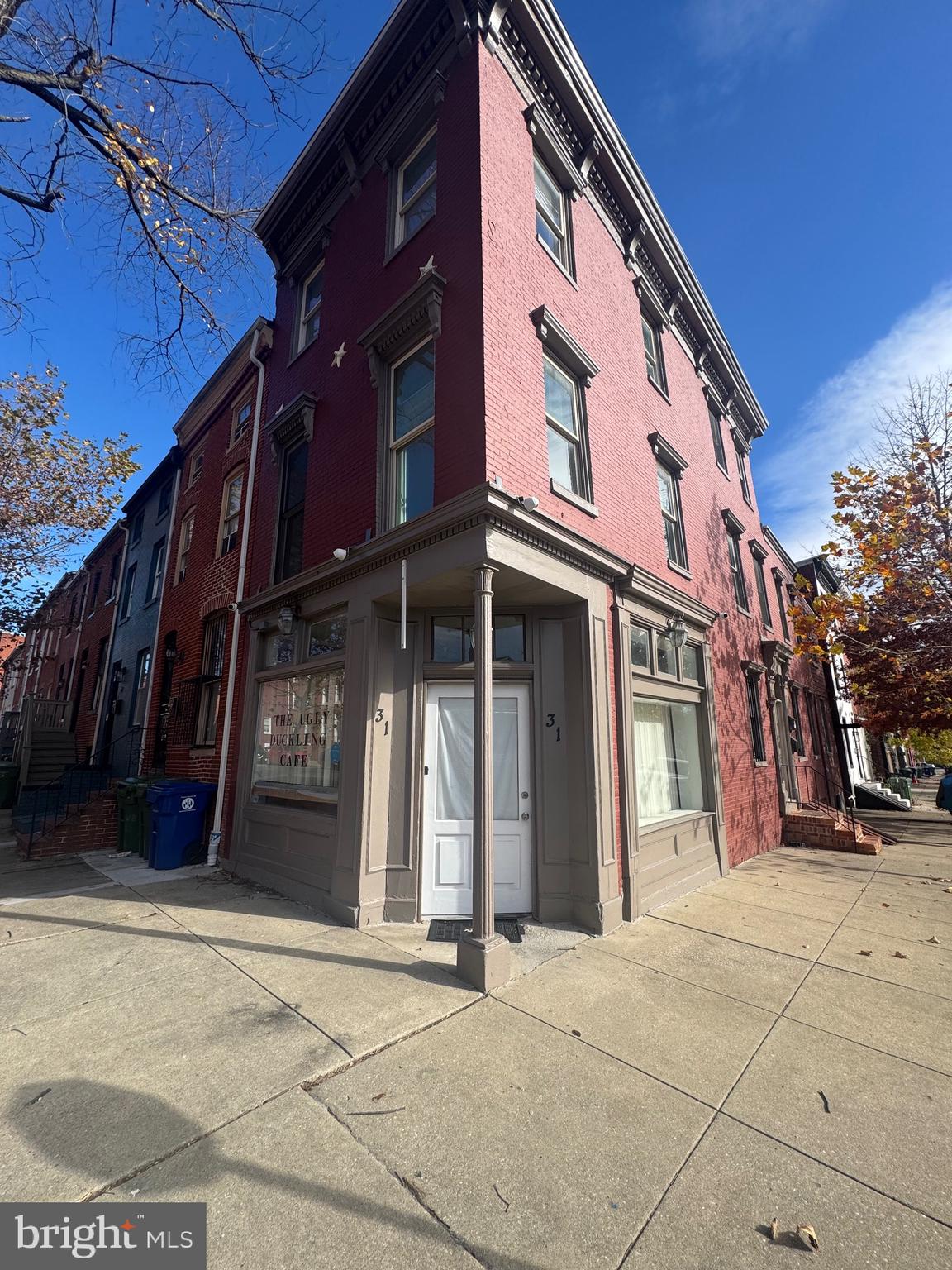 HOLLINS MARKET - Residential Lease