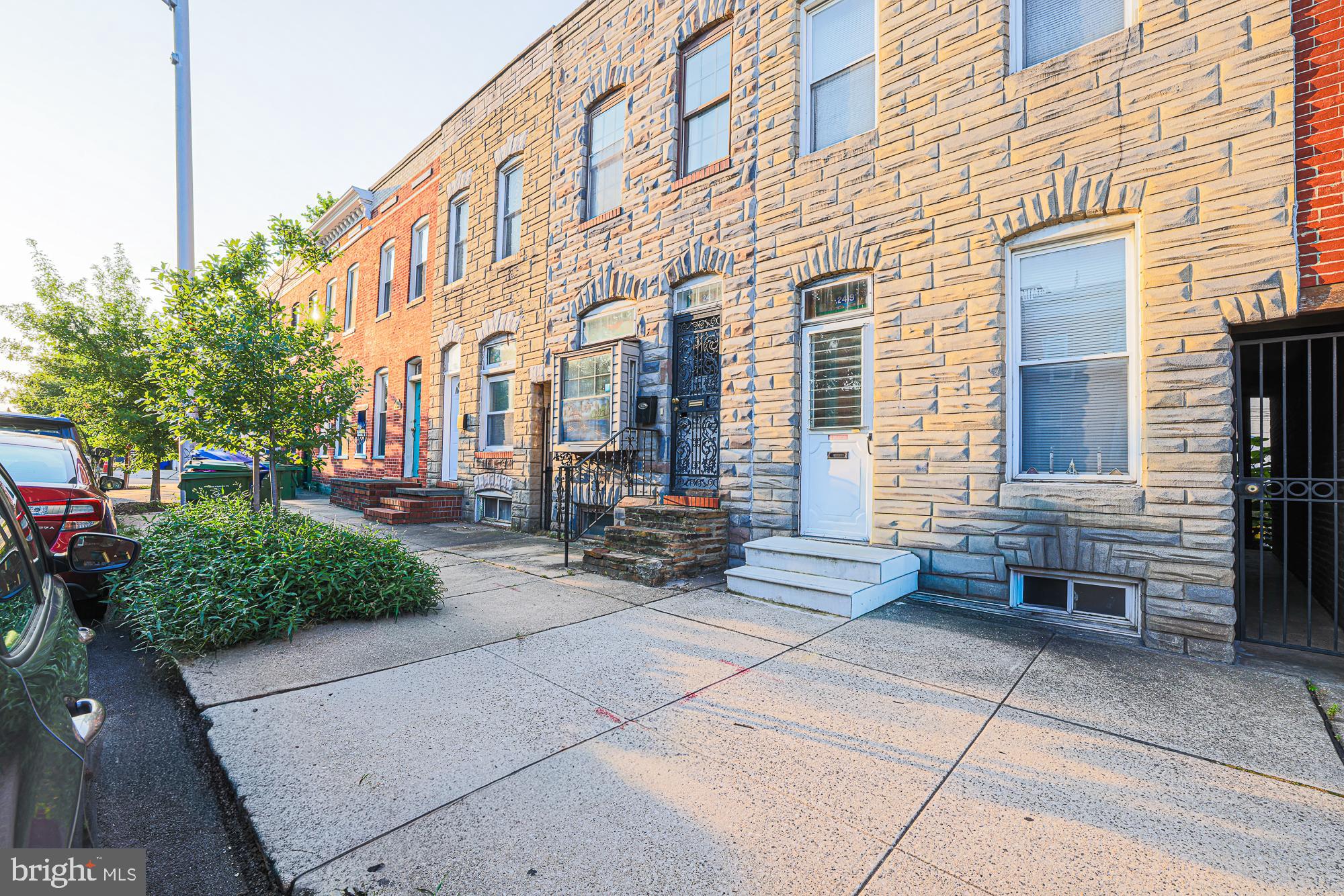 2421 FAIT AVENUE