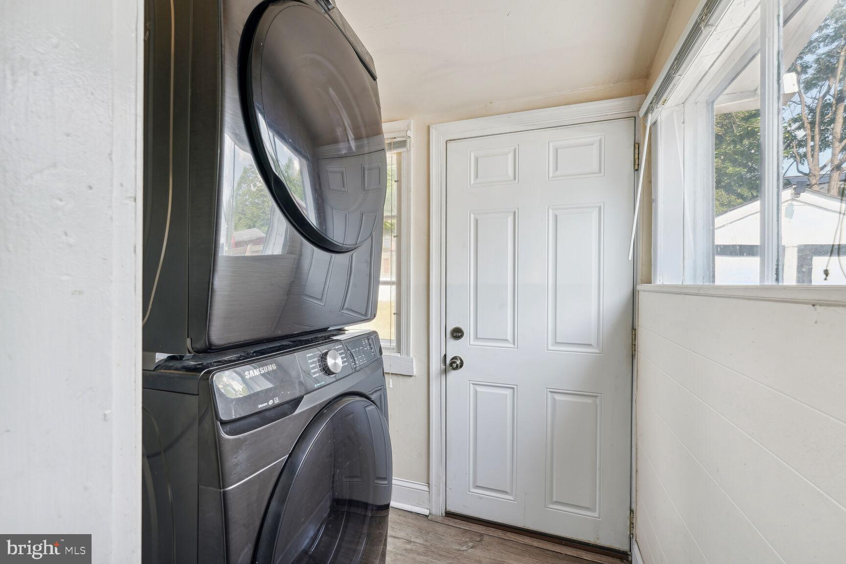 DILLON PARK - Residential Lease