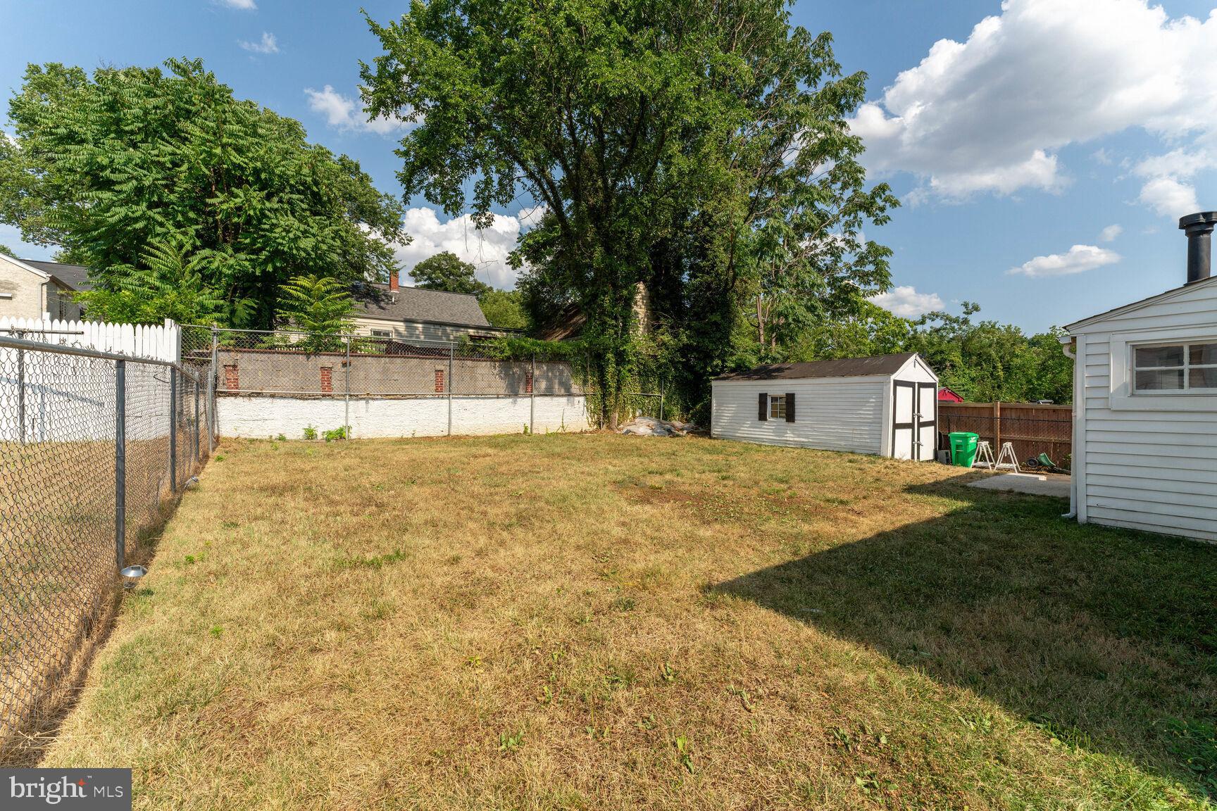 DILLON PARK - Residential Lease