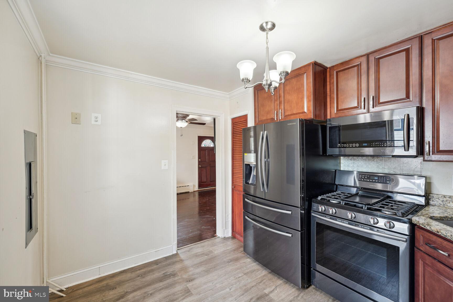 DILLON PARK - Residential Lease