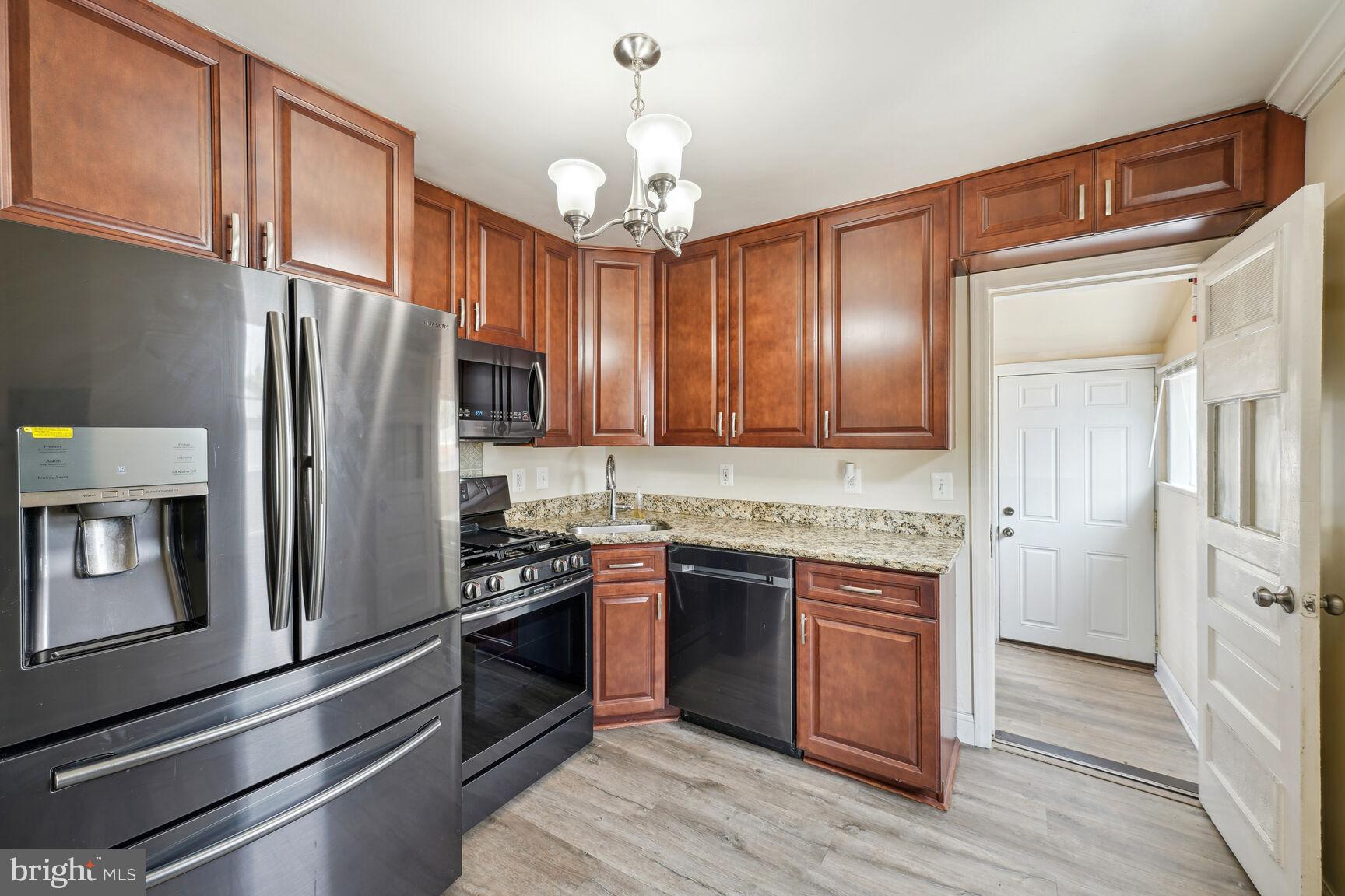 DILLON PARK - Residential Lease