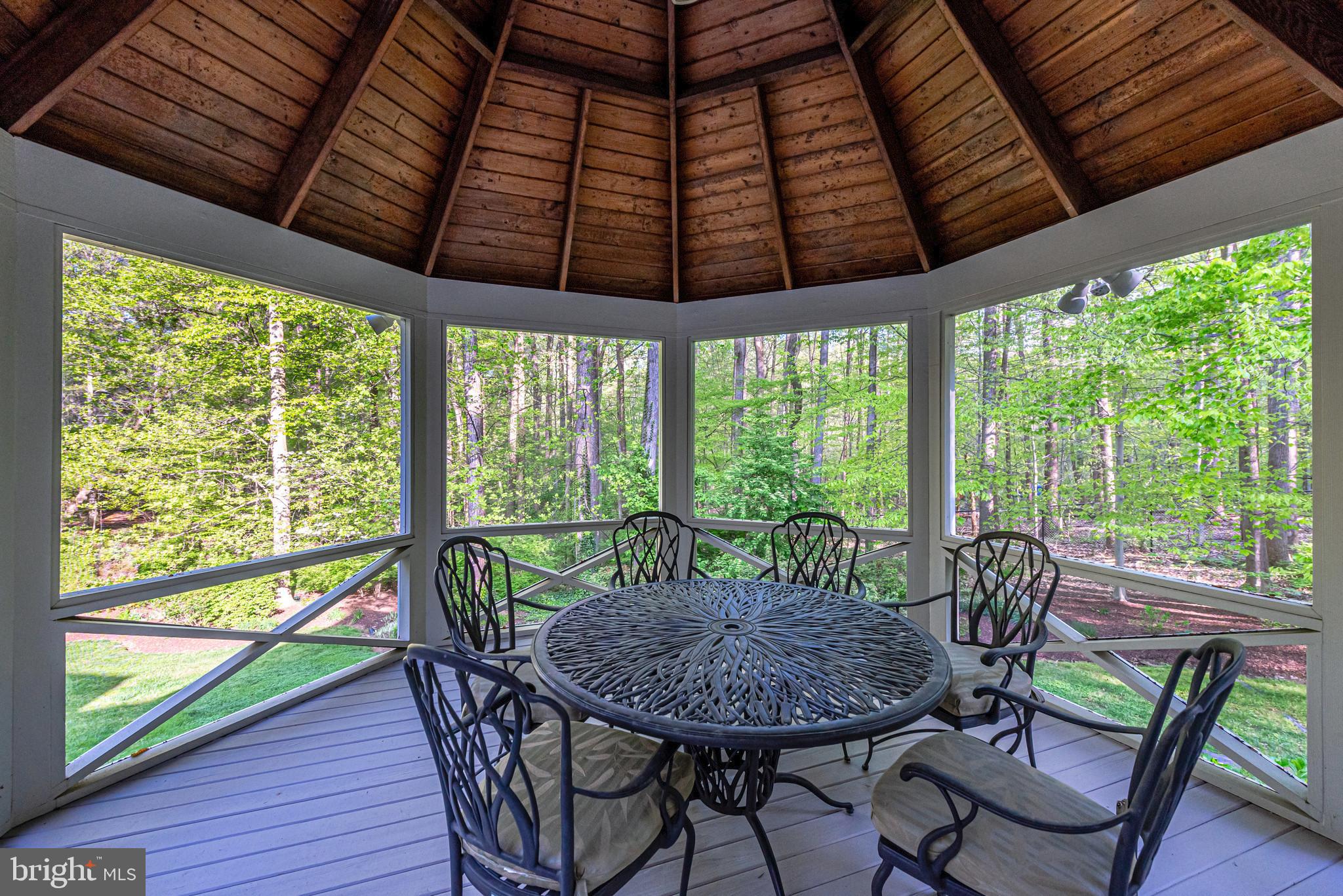 6528 HEATHER BROOK COURT