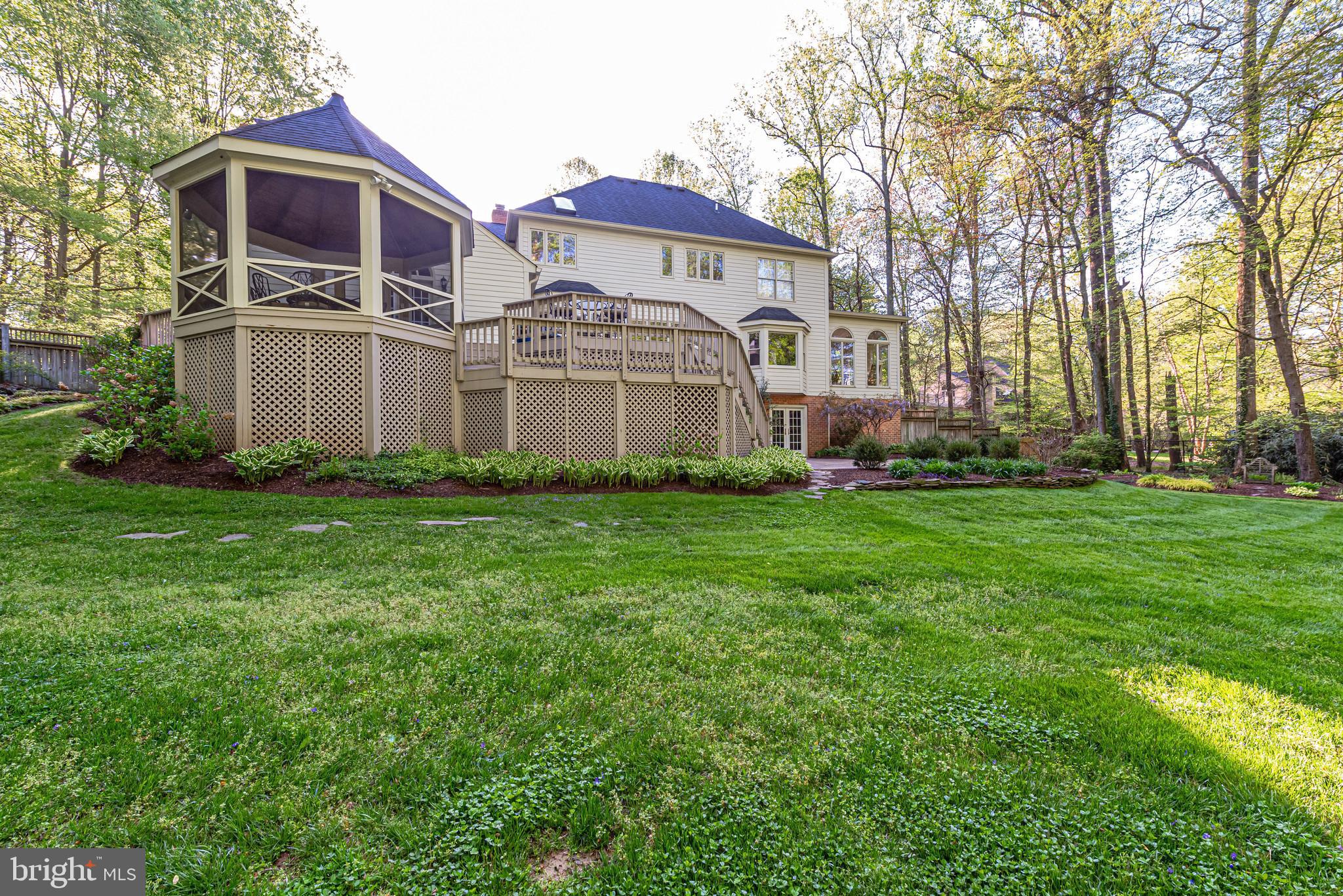 6528 HEATHER BROOK COURT