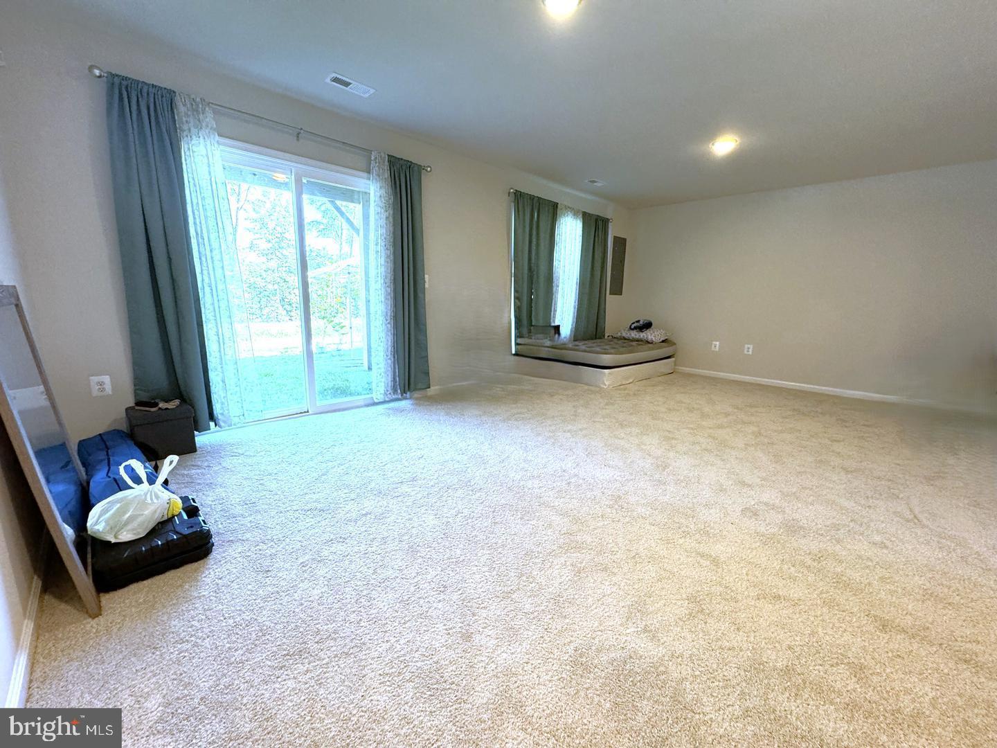 UNKNOWN - Residential Lease