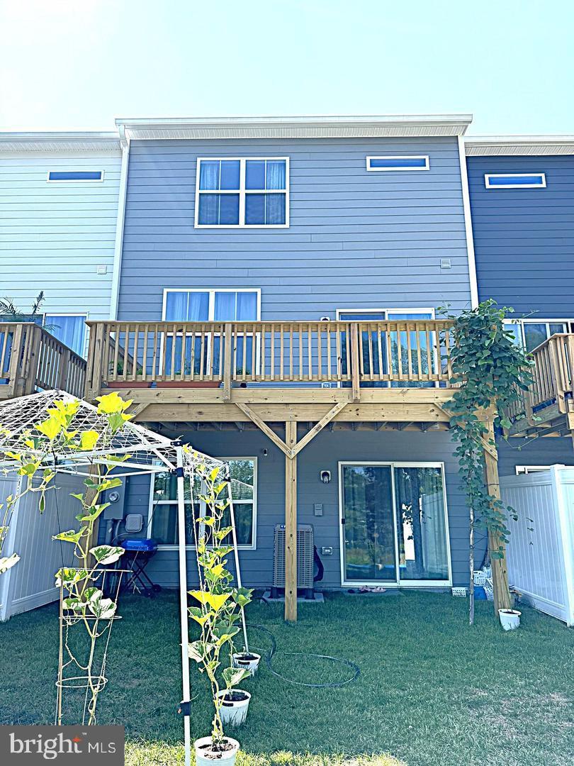 UNKNOWN - Residential Lease