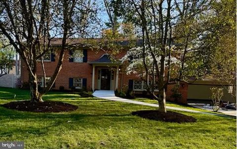 Photo of 8913 Bluegate Drive, FAIRFAX, VA 22031 (MLS # VAFX2301570)