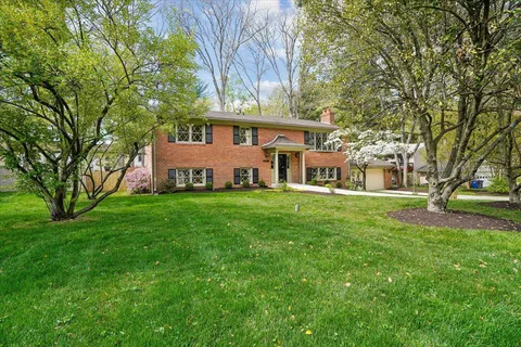 8913 Bluegate Drive, Fairfax, VA MLS: VAFX2301570
