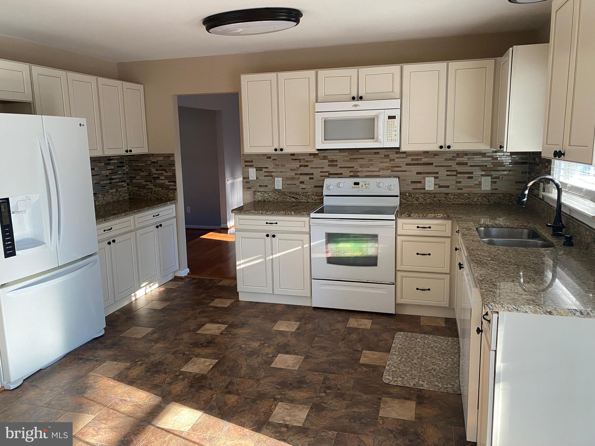 KINGSWOOD - Residential Lease