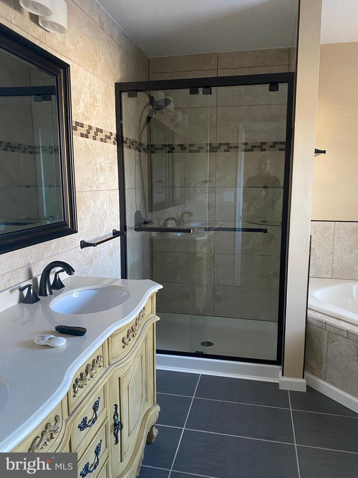 KINGSWOOD - Residential Lease