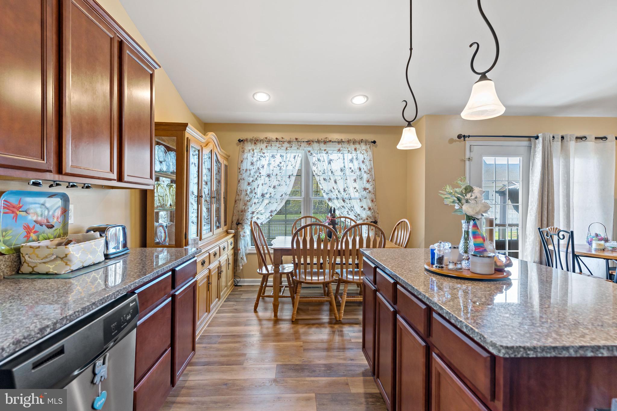 RED HILL - Residential