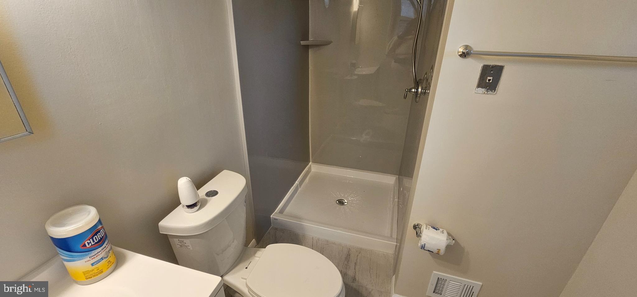 ALLENWOOD ACRES - Residential Lease