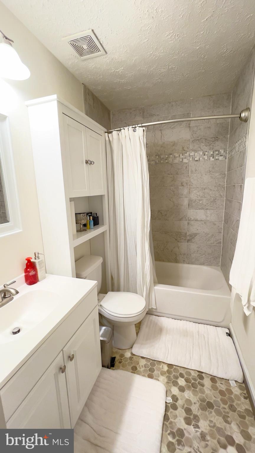 ST CHARLES SUB - HAMPSHIRE - Residential