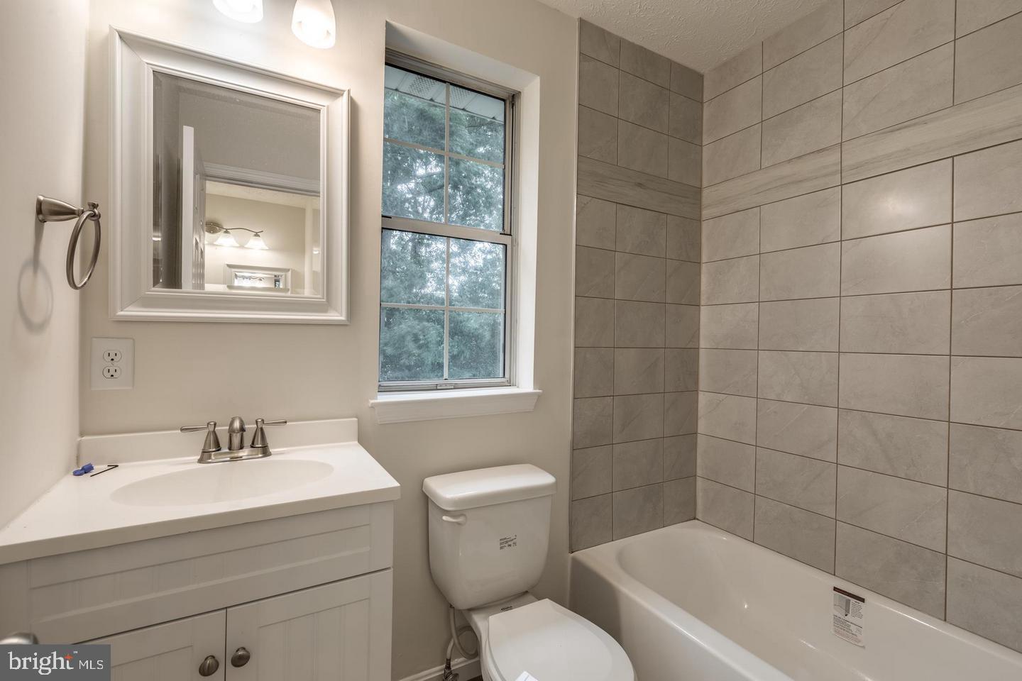 ST CHARLES SUB - HAMPSHIRE - Residential