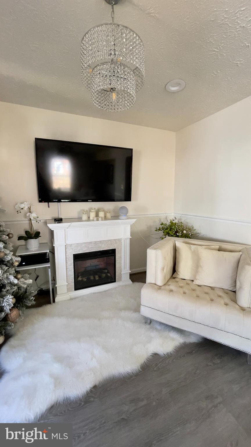 ST CHARLES SUB - HAMPSHIRE - Residential