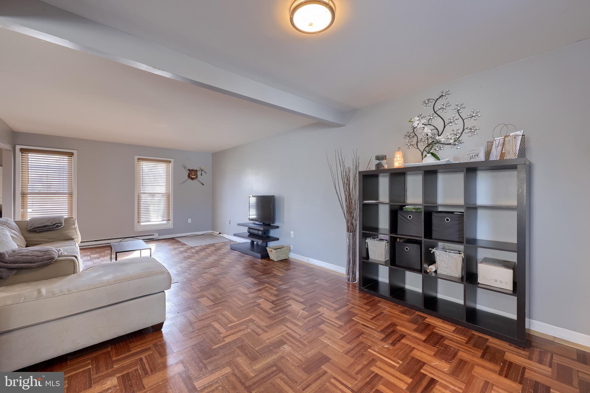 VILLAGE PARK - Residential