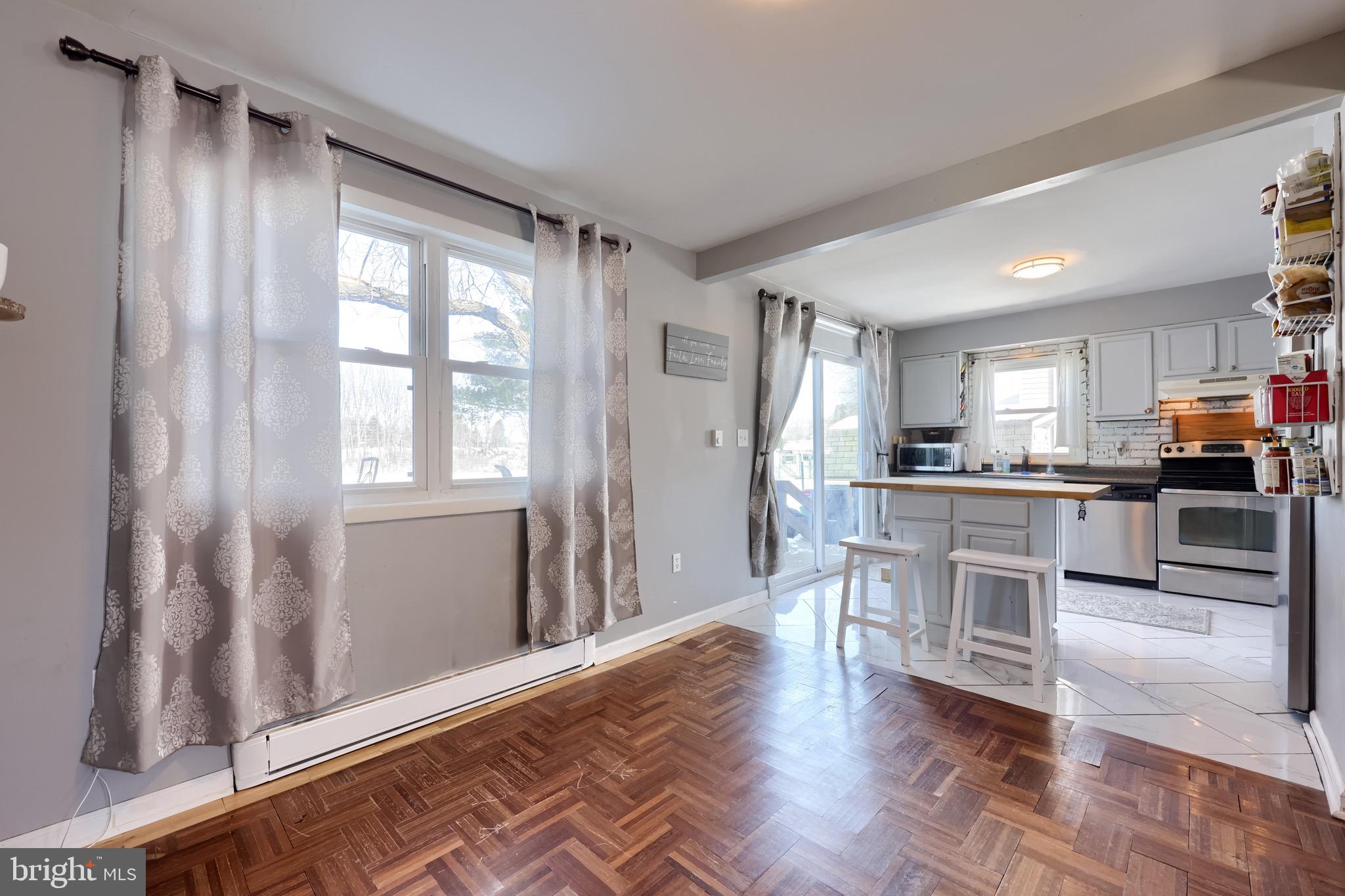 VILLAGE PARK - Residential