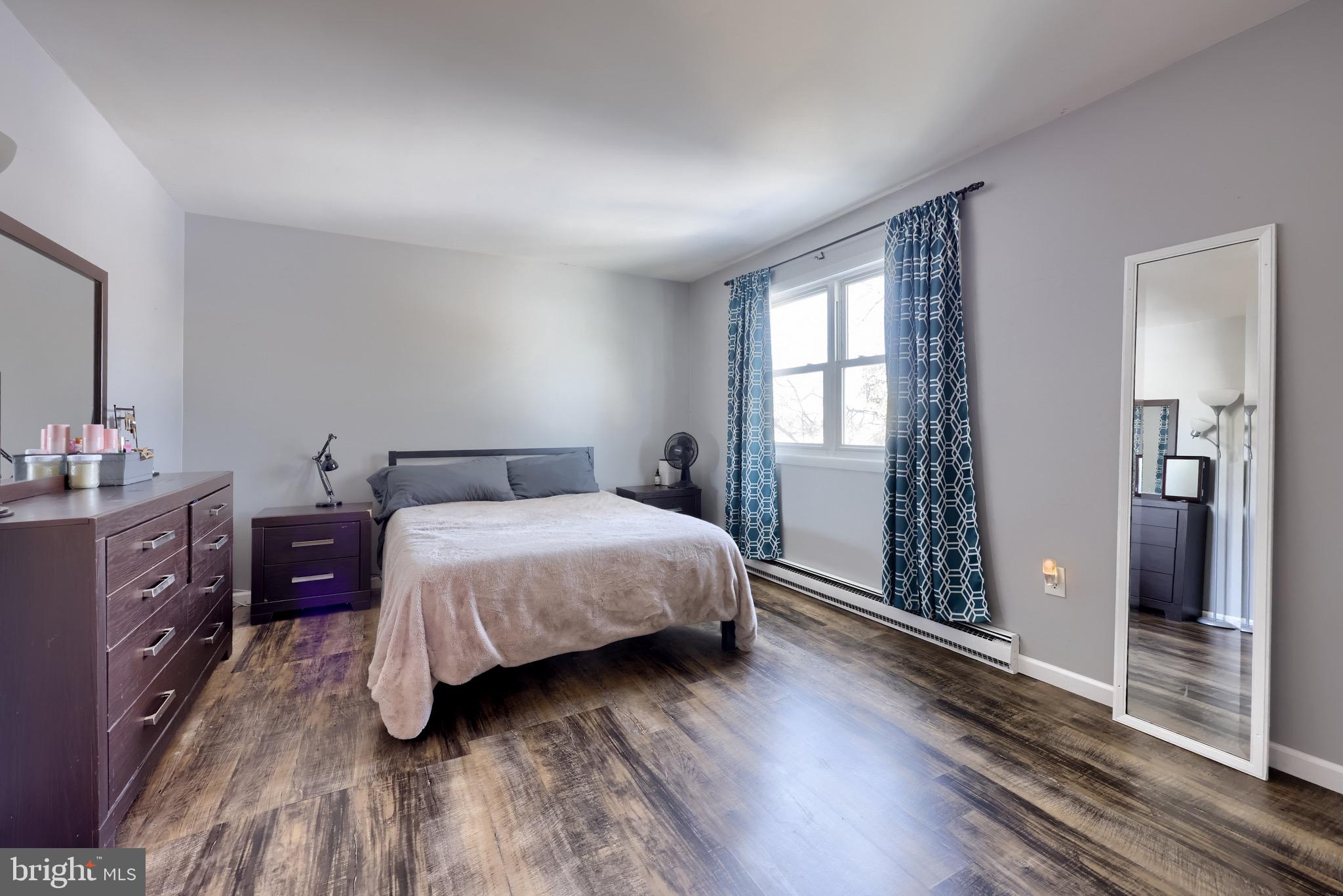 VILLAGE PARK - Residential