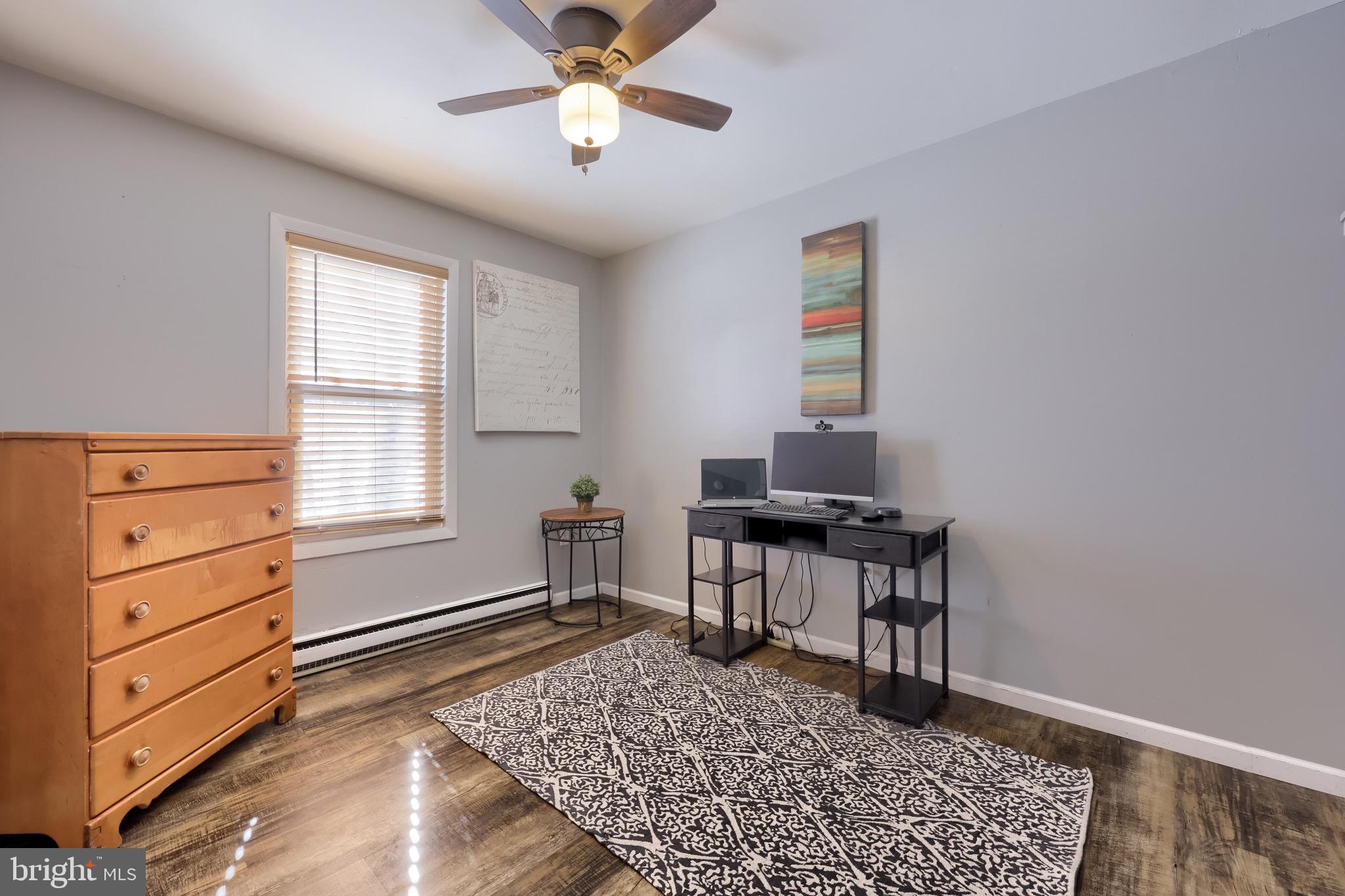 VILLAGE PARK - Residential