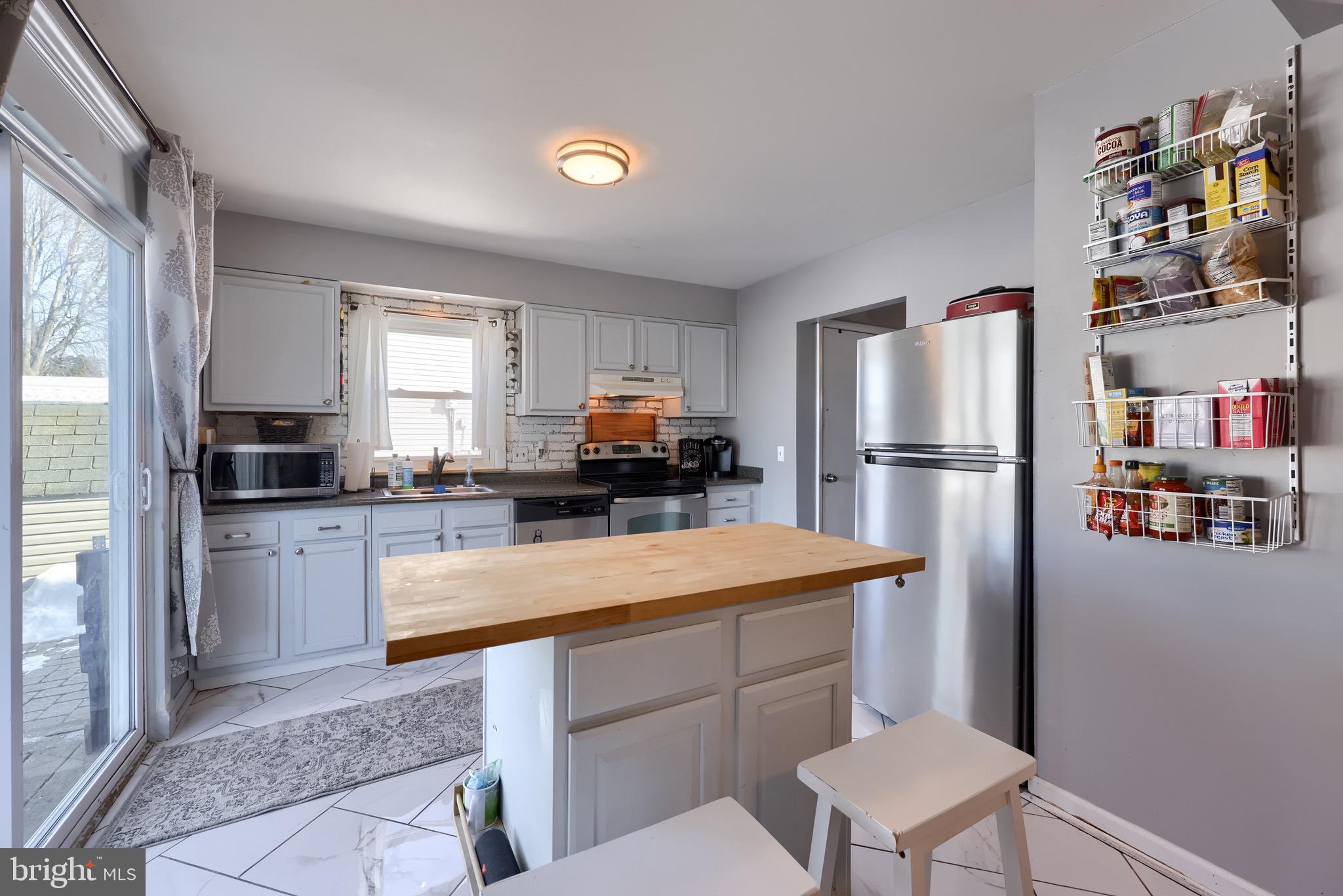 VILLAGE PARK - Residential