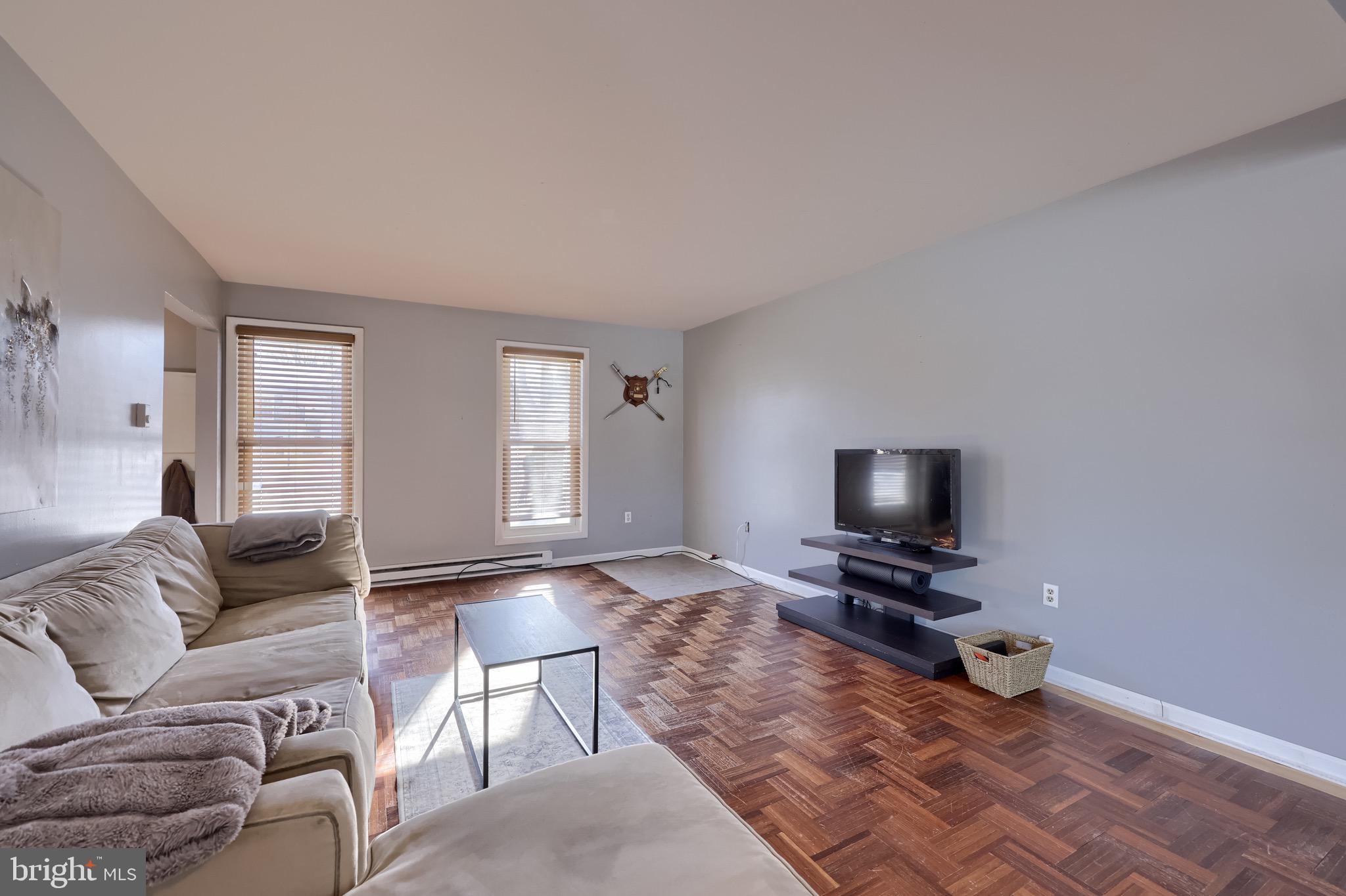 VILLAGE PARK - Residential