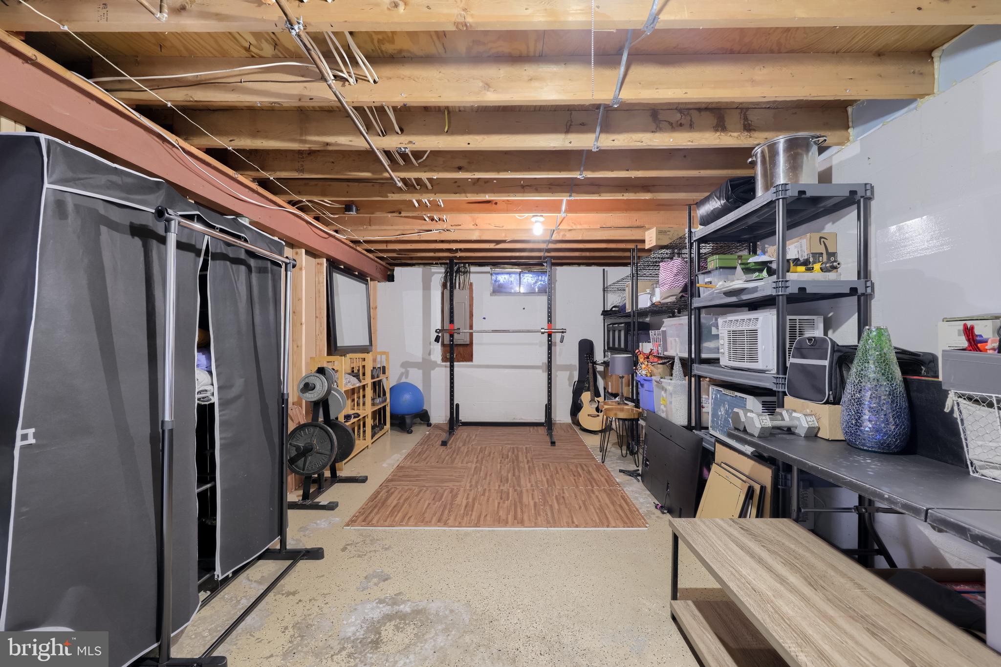 VILLAGE PARK - Residential