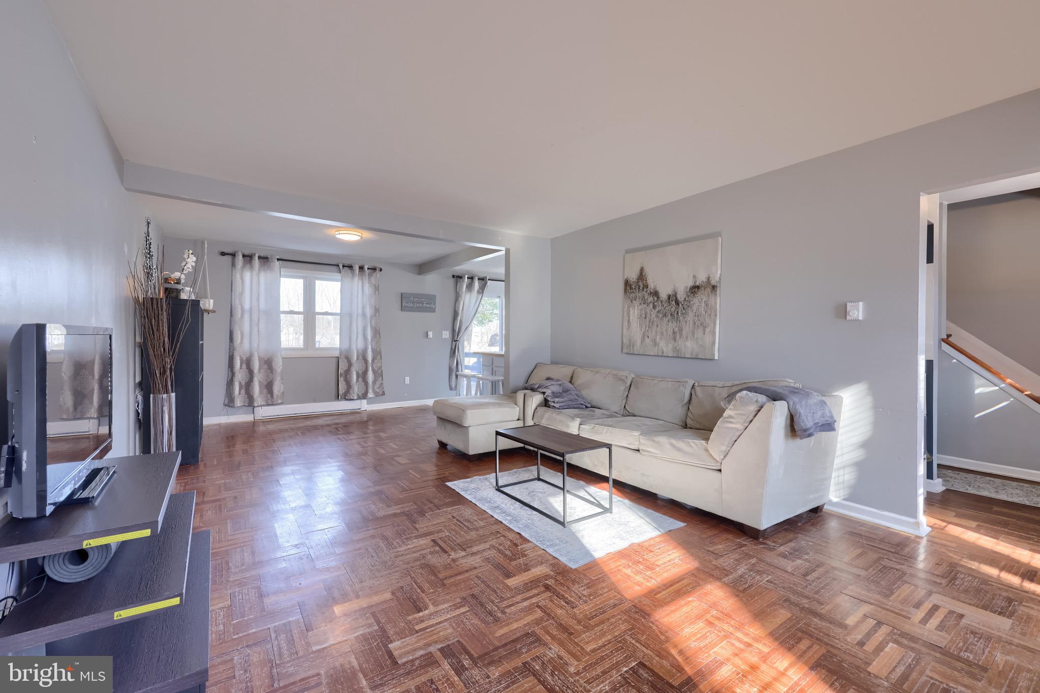 VILLAGE PARK - Residential