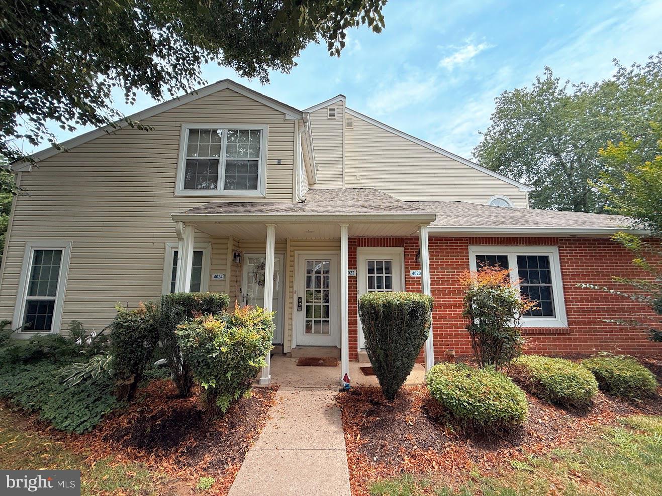 Nicely maintained two bedroom 1 bathroom condo with central air, wall to wall carpeting and balcony. The common ammenities include a pool & tennis. There is a small fee to use the community center.